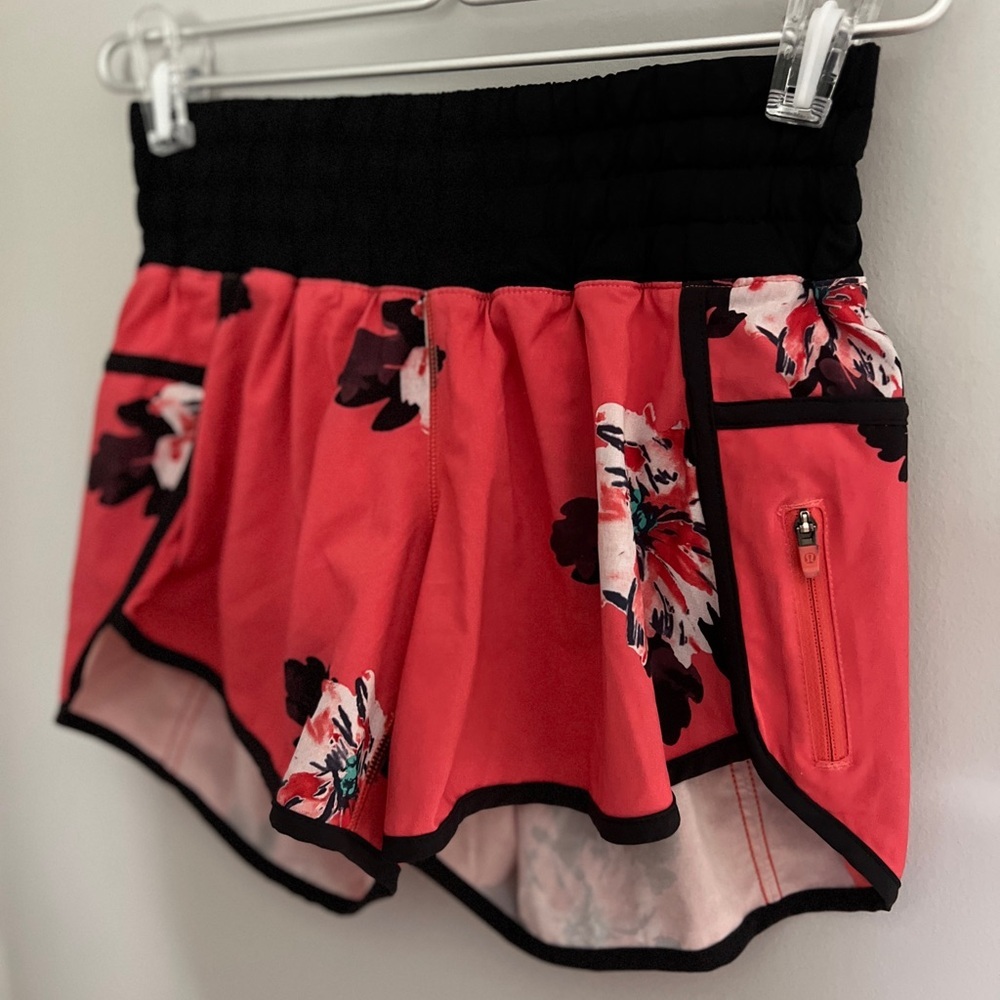 Lululemon Tracker Short II *4-way Stretch 4